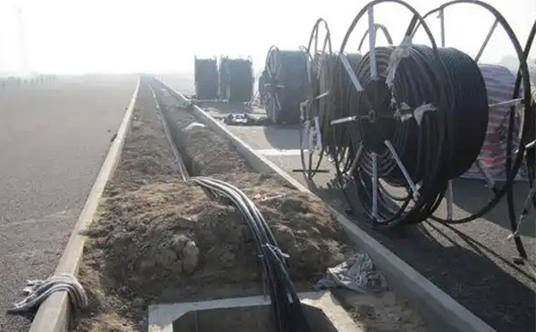 现代通信网络建设指南:青海光缆施工全流程技术解析与质量控制 现代通信网络建设指南:青海光缆施工全流程技术解析与质量控制